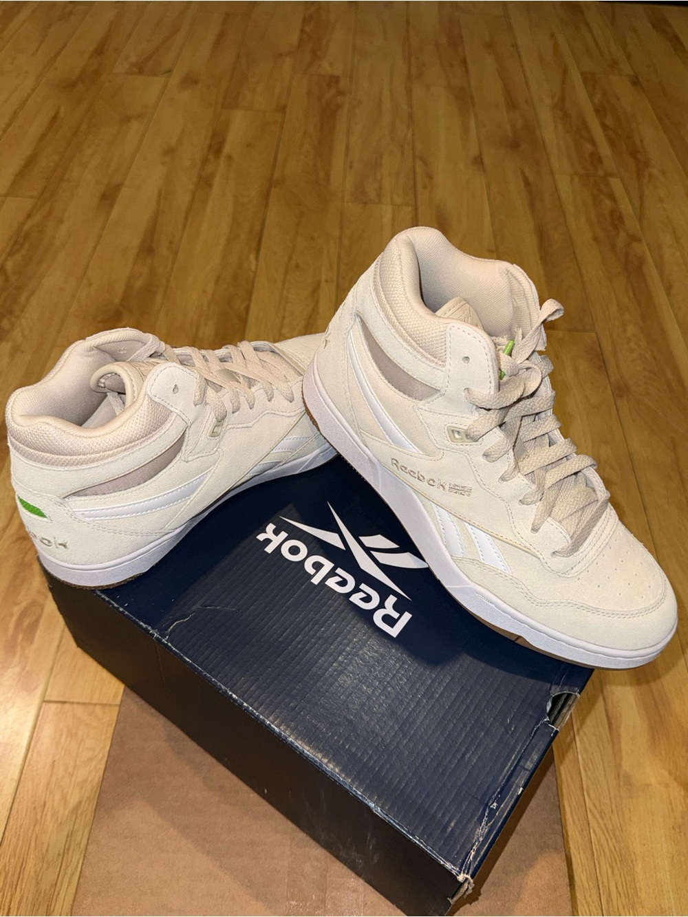 Reebok Unisex 4000 II Mid Basketball Sneaker